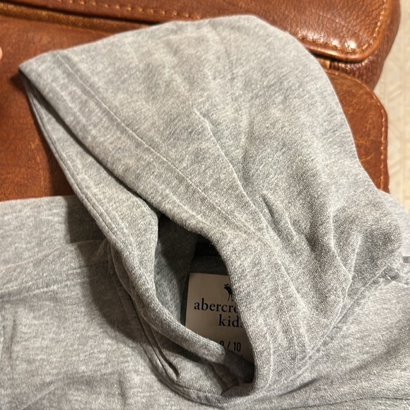 Abercrombie kids gray hoodie size 9/10 in excellent condition - Picture 4 of 8